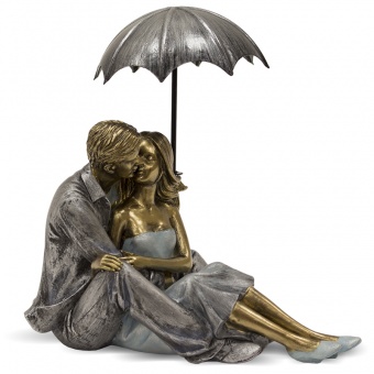 Фігурка пари з парасолькою